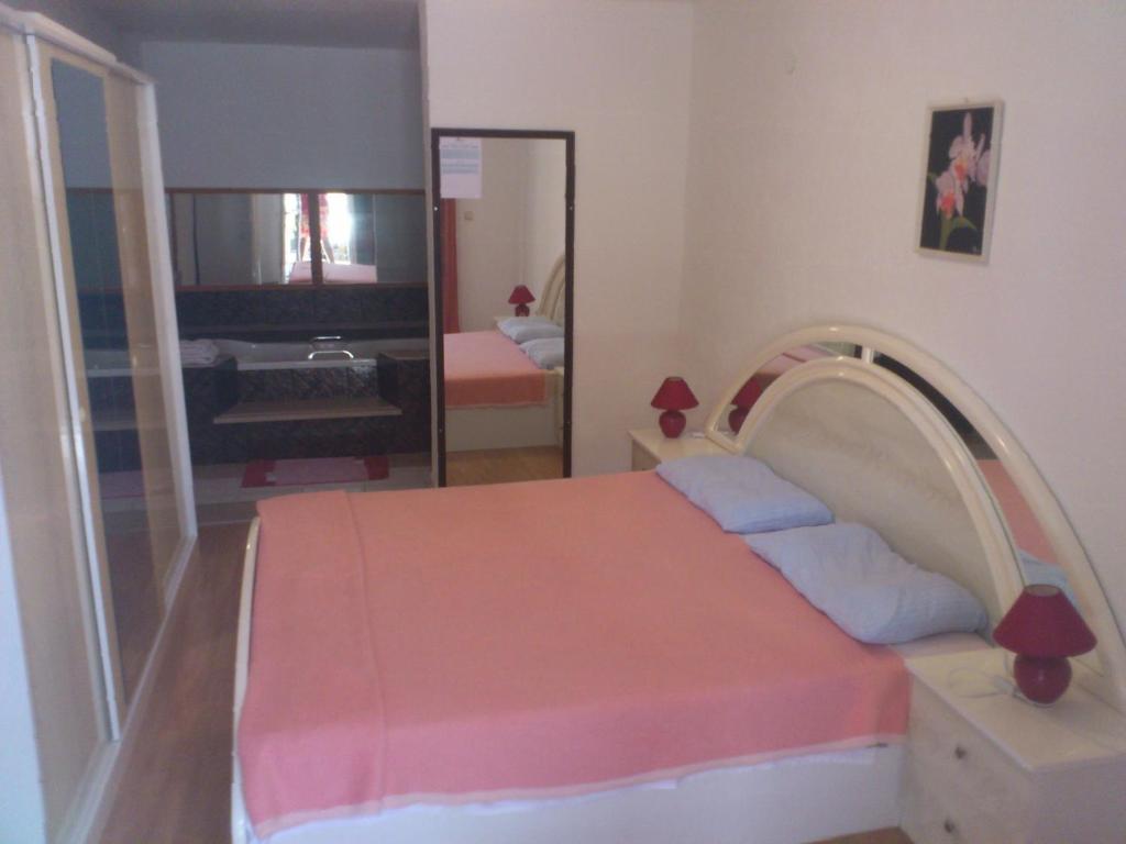 Apartments And Room Napoli Bol Room photo